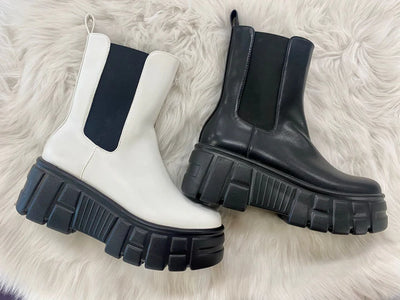 Biker Boots vs Combat Boots: Which Style is Right For You?