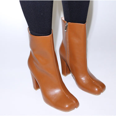 Womens Camel Toe Block Heel Ankle Bootie