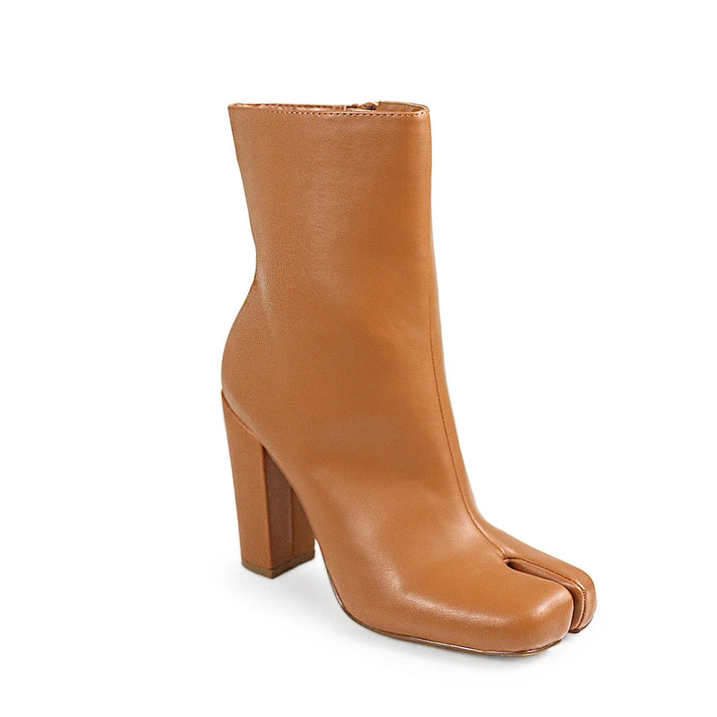 Womens Camel Toe Block Heel Ankle Bootie Mahomes-1