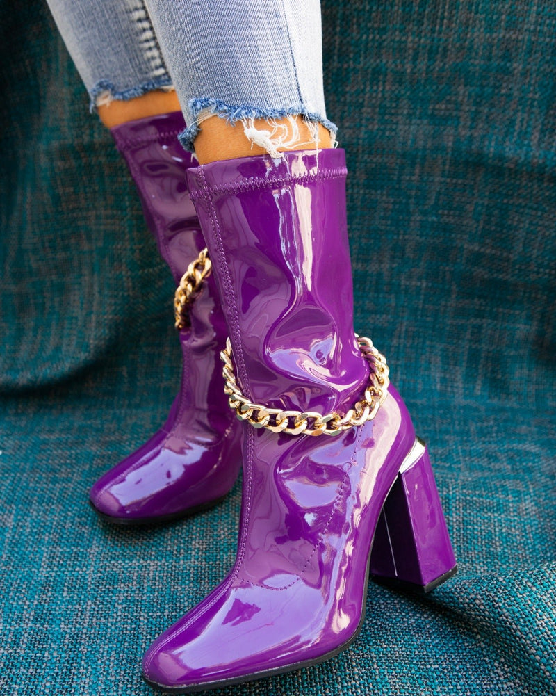 Botines de tacón grueso con diseño de hebilla de cadena Mogul By Mata Shoes